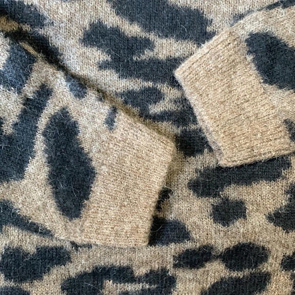 CHRLDR Dropped Shoulder Leopard Print Alpaca-Blend Sweater - Picture 5 of 5